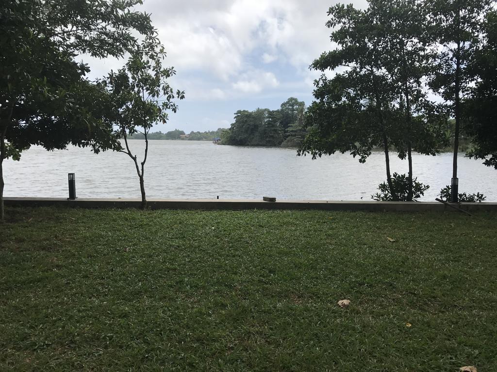 Villa By The Lake Bolgoda, Moratuwa-Colombo Bagian luar foto